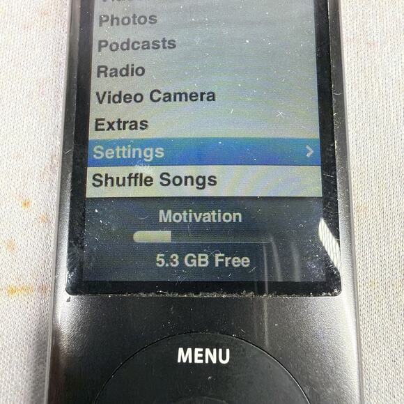 Apple iPod Nano 5th Gen A1320 Black 8GB - For Parts/Repair - Picture 3 of 5